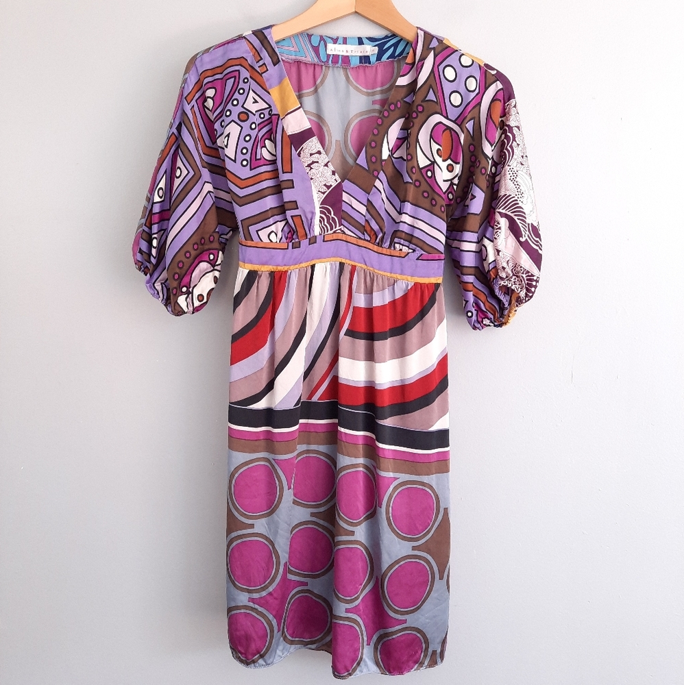 Alice & Trixie 60 Mod Vibe V-Neck Dress